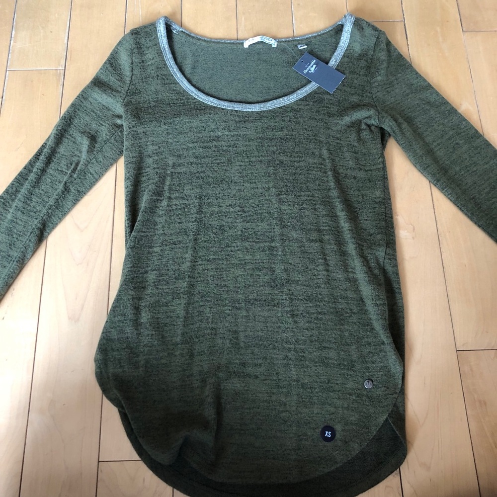 A&F Essentials Long Sleeve